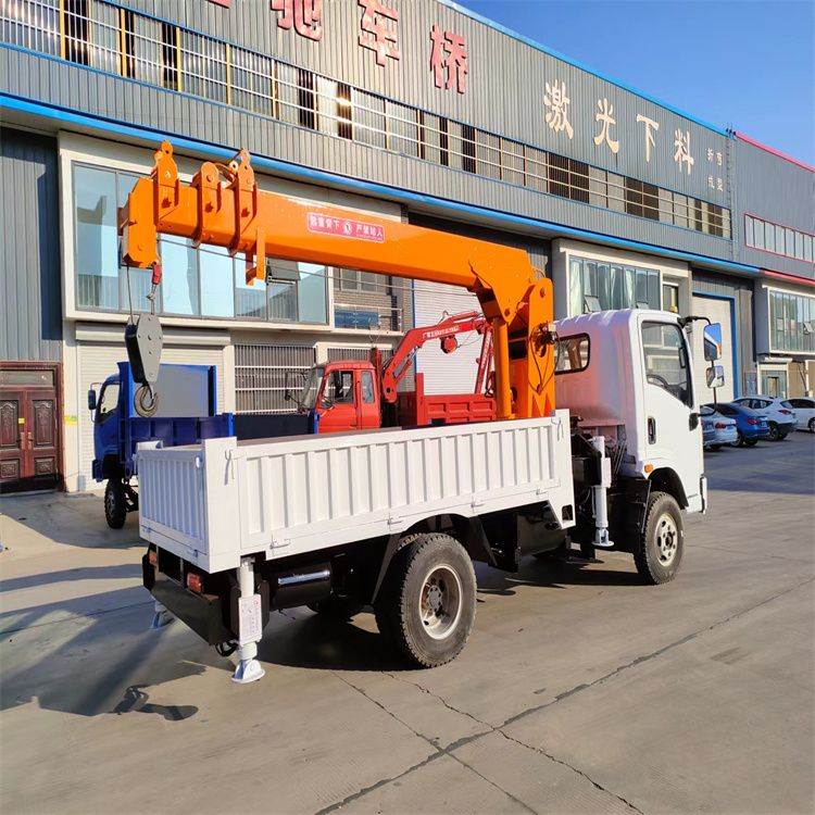 蒙自市三轮随车吊定制 农用改装机自备吊中瑞长期出售